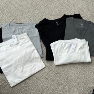 (2) 3 packs L Gap T’s